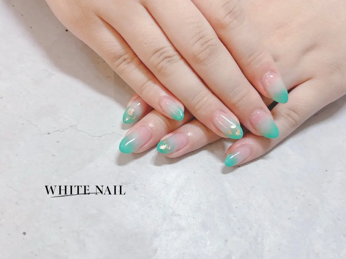 ネイル シンプルネイル ハンドネイル WHITE NAIL ホワイトネイルのネイルデザイン