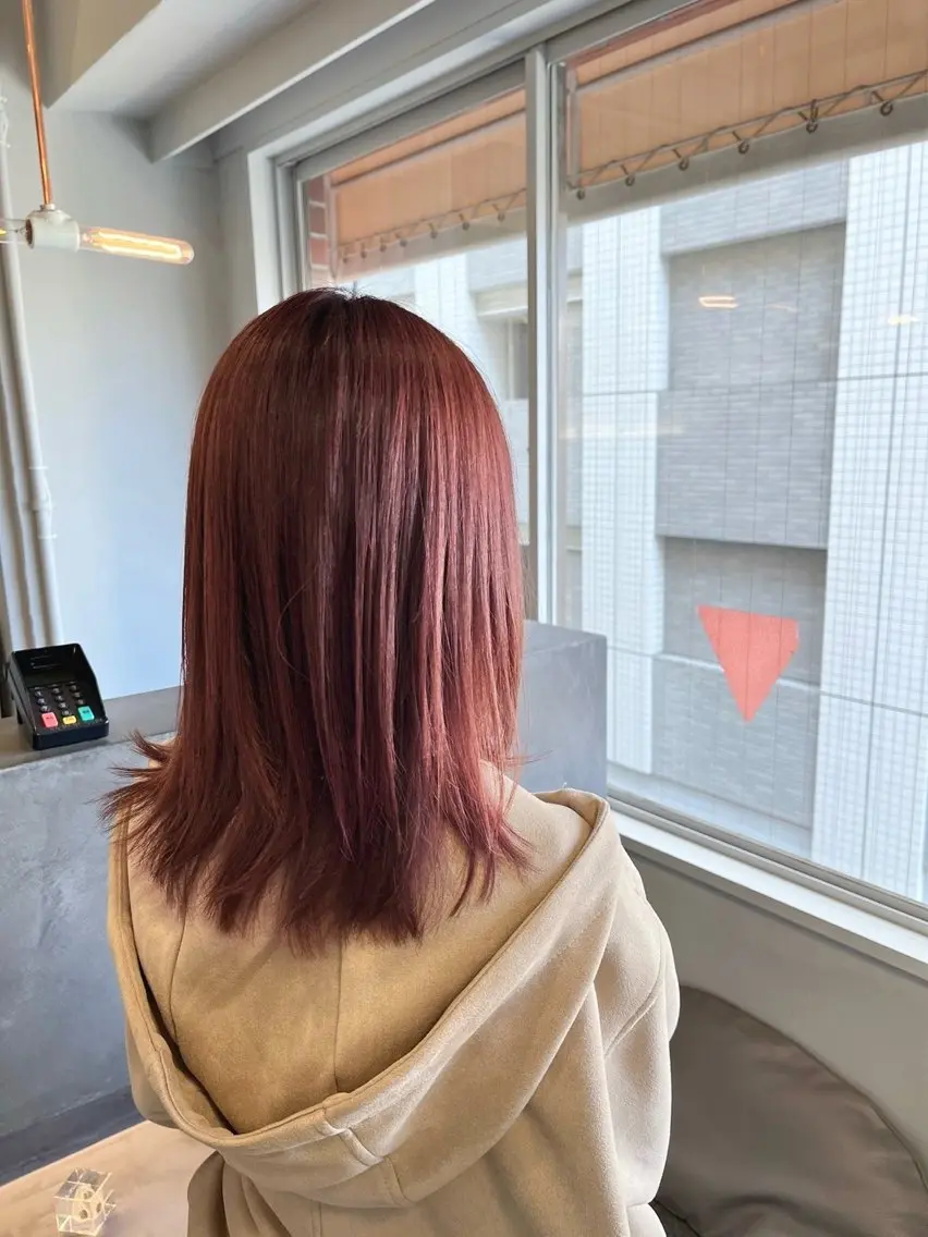 セミロング カラー ラベンダーカラー ラベンダーピンク ピンクカラー 井手 咲乃のヘアスタイル