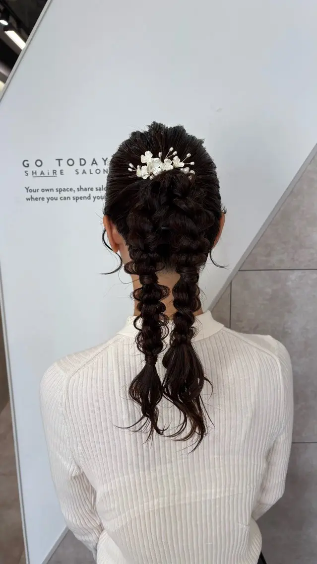ロング ヘアアレンジ 着付け SAKINO ベージュカラーのヘアスタイル