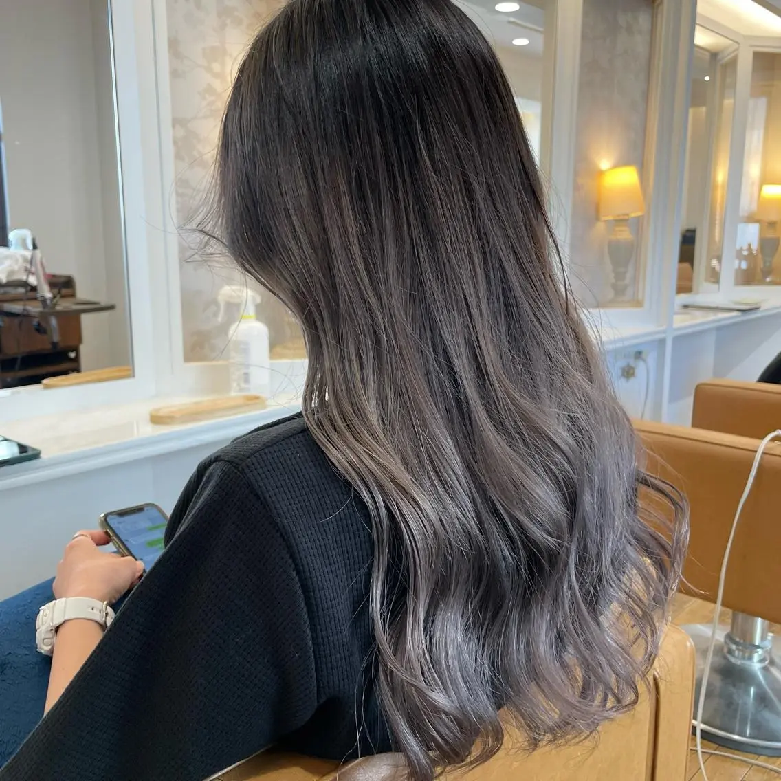 セミロング ヘアカラー トリートメント ブリーチ毛矯正.髪質 改善.髪にドラマをのヘアスタイル