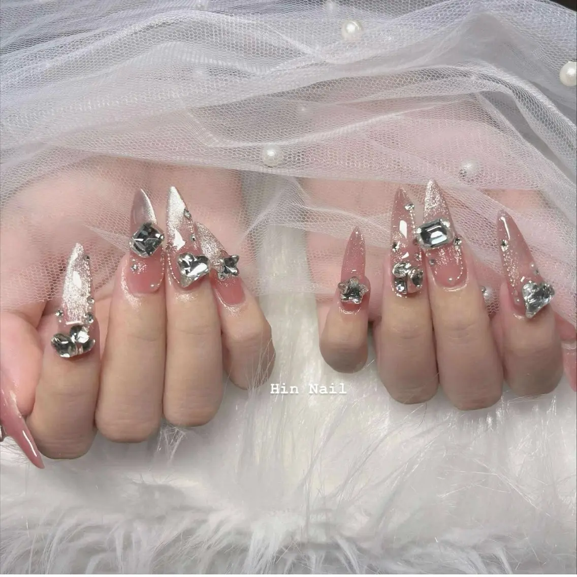 ネイル アニマル柄 ブラウン チークネイル ドット フットネイル ハンドネイル HIN NAILのネイルデザイン