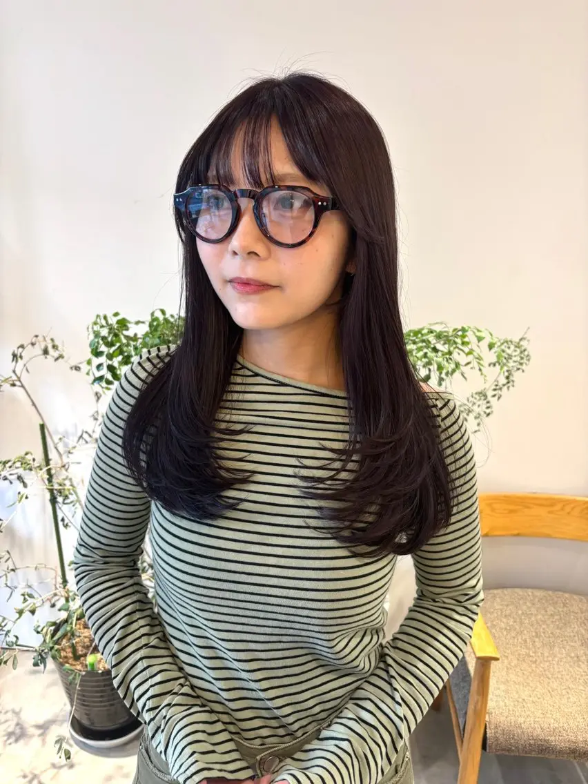 セミロング カラー ヘアアレンジ カシス ラベンダーカラー レイヤーカット カット ヘアカラー トリートメント 透明感カラー/ レイヤーkotonoのヘアスタイル