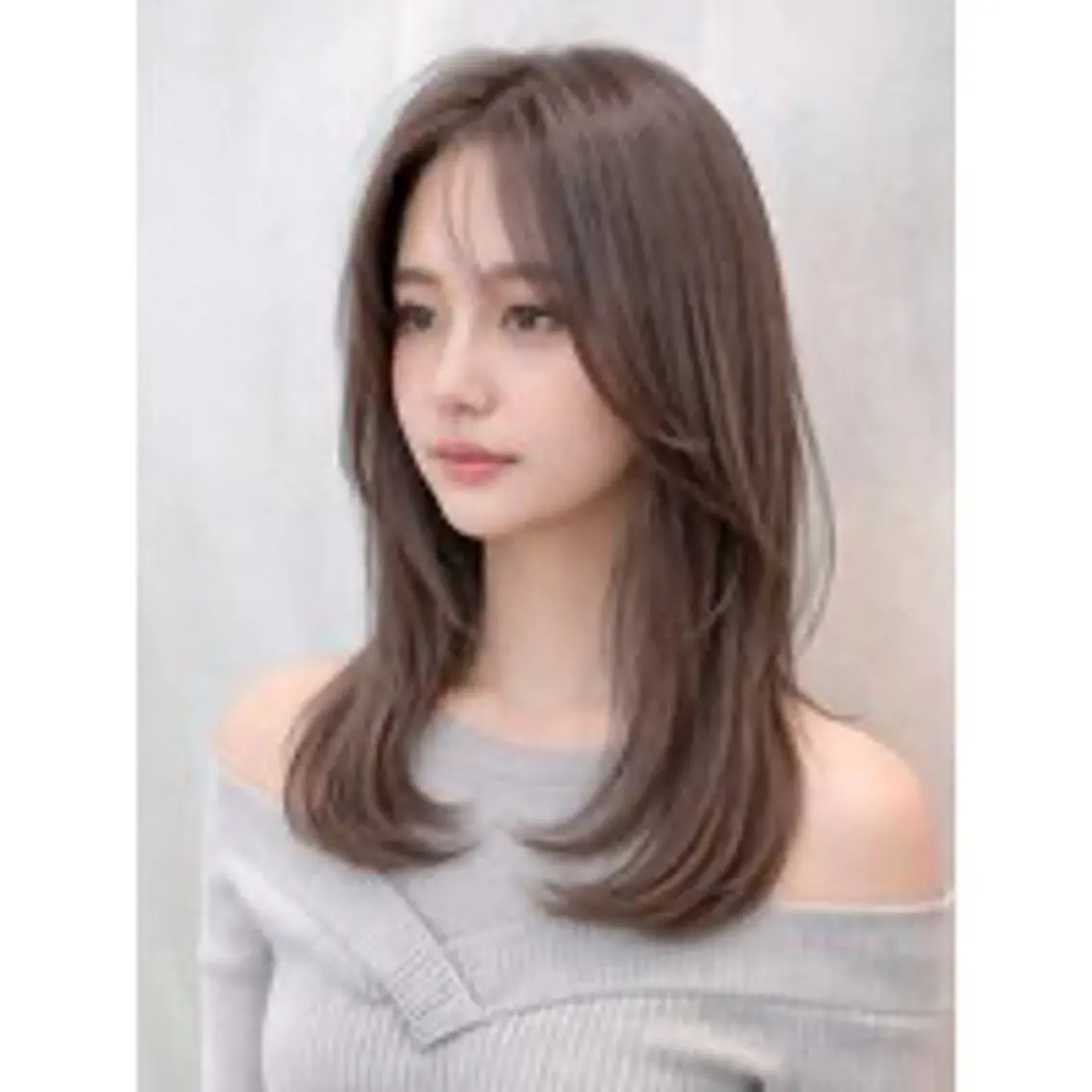 ロング 顔まわりレイヤー レイヤーカット NOA くるみのヘアスタイル