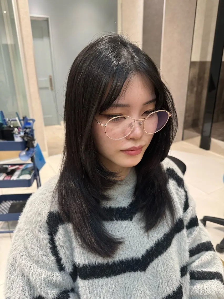 ロング ヘアアレンジ 顔まわりレイヤー 顔周りカット レイヤーカット カット トリートメント EARTH勝田台 吉永嵐のヘアスタイル