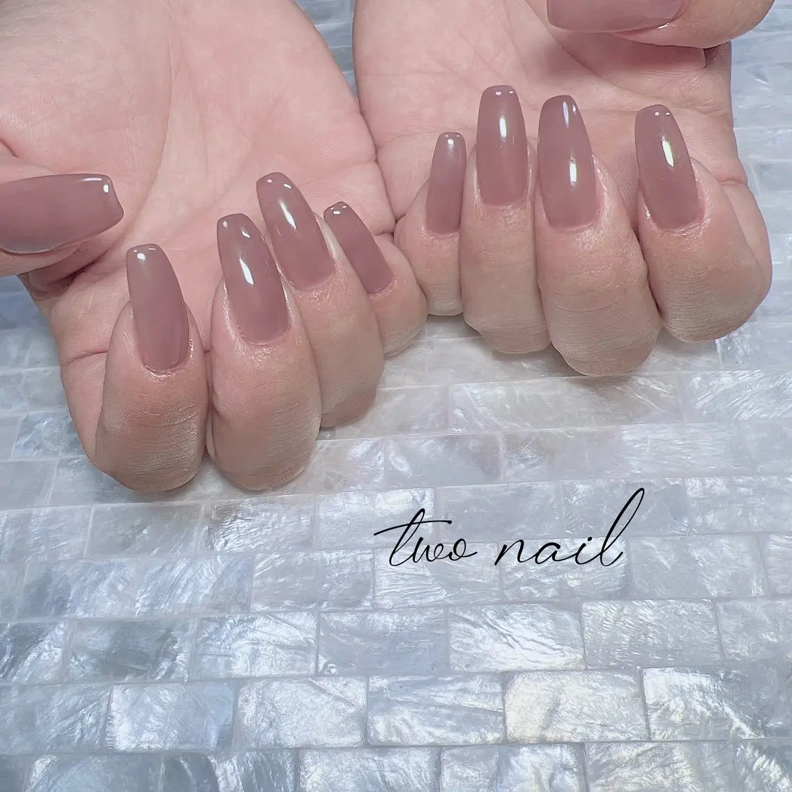 ネイル ブラウン ネイルチップ ホワイト ハンドネイル two nailのネイルデザイン