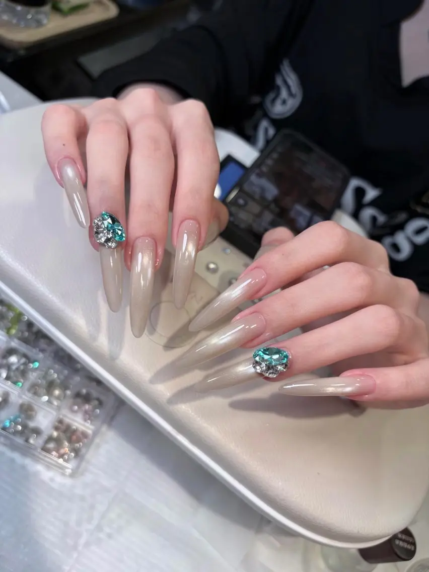 ネイル ハンドネイル Luna Gladeのネイルデザイン