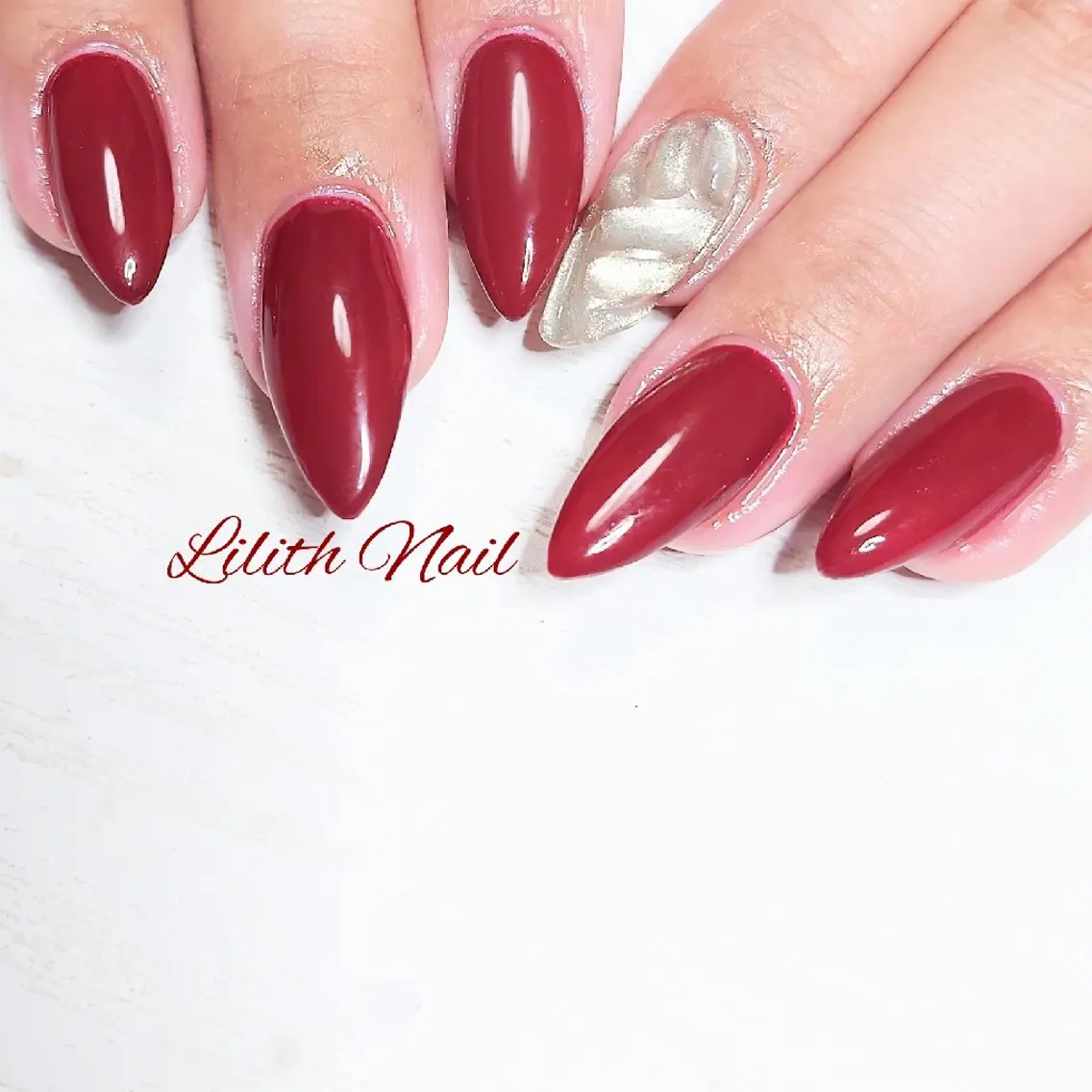 ネイル アートネイル シルバー ハンドネイル Lilith Nailのネイルデザイン