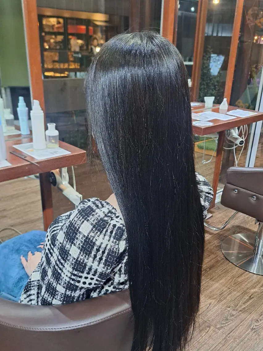 ロング カラー ブラウンカラー オリーブブラウン ヘアカラー トリートメント Garden ユウネのヘアスタイル