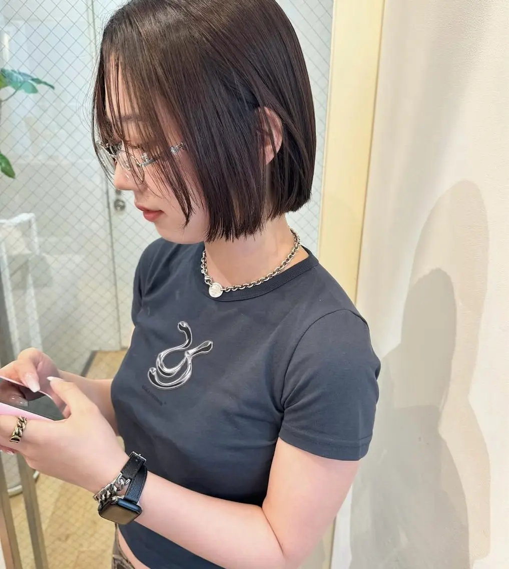 ミディアム ボブ 市吉 杏奈のヘアスタイル