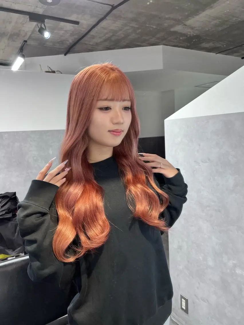 ロング カラー 黒髪 ブリーチ 透明感カラー 顔周りカット レイヤーカット ヘアカラー 透明感/レイヤー 🇰🇷tomonaのヘアスタイル
