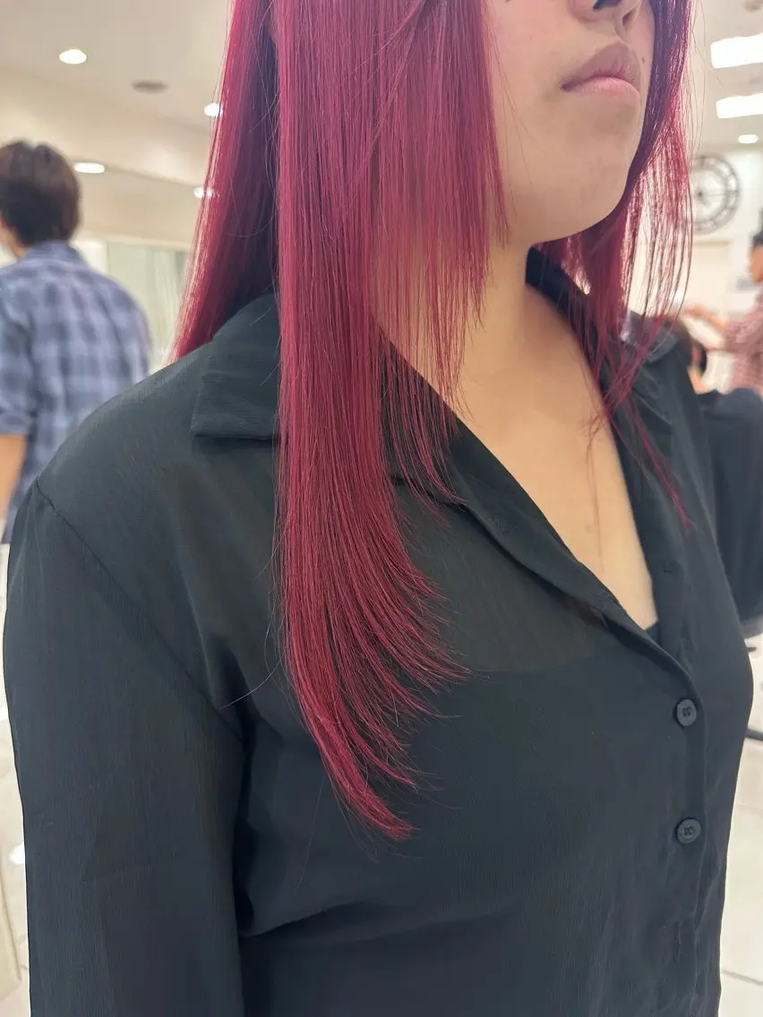ロング カラー ブリーチ レッドカラー 顔周りカット レイヤーカット カット ヘアカラー 伊佐 愛のヘアスタイル