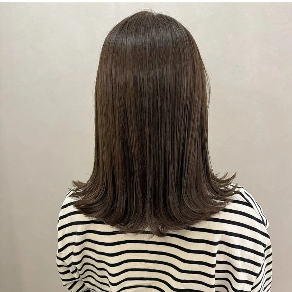 ミディアム 佐藤 和佳菜のヘアスタイル
