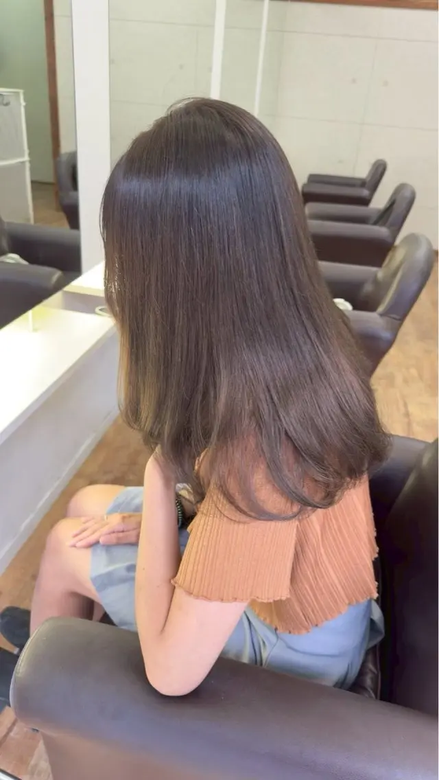カラー Hip's eyes meiのヘアスタイル