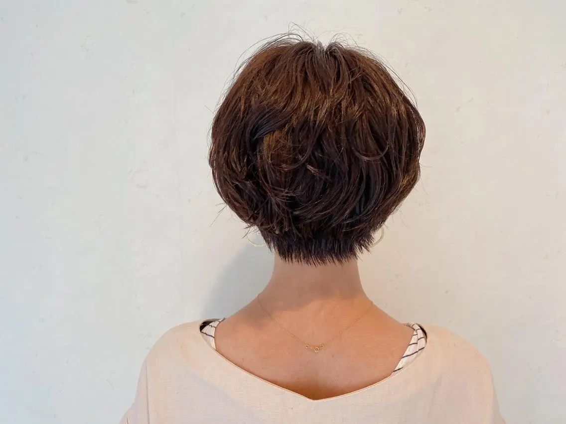 ショート カラー パーマ 伊藤 さやかのヘアスタイル
