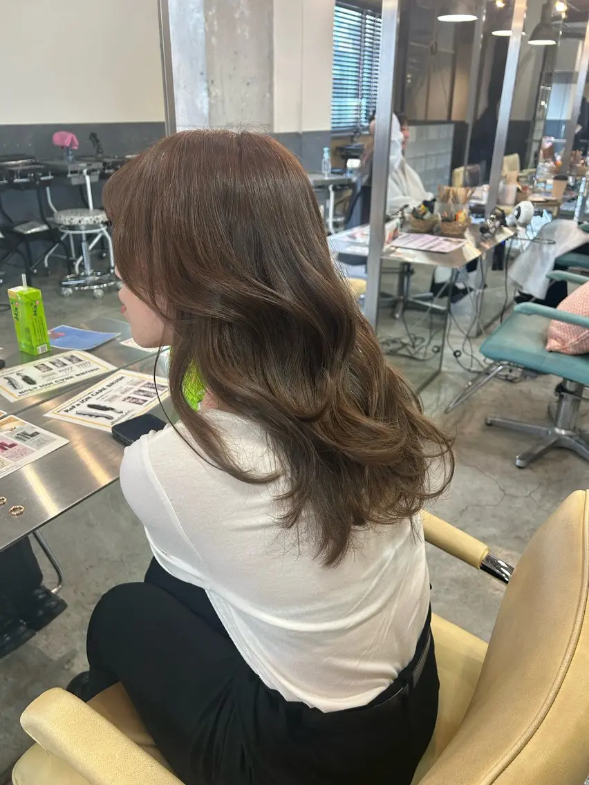 セミロング カラー ベージュカラー ブリーチ 透明感カラー ダブルカラー ブリーチなしカラー ヘアカラー keen 立川のヘアスタイル
