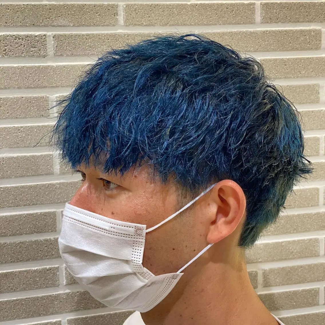 カラー メンズ ブルーカラー カット ヘアカラー 赤本悠斗波巻きパーマ メンズパーマのヘアスタイル