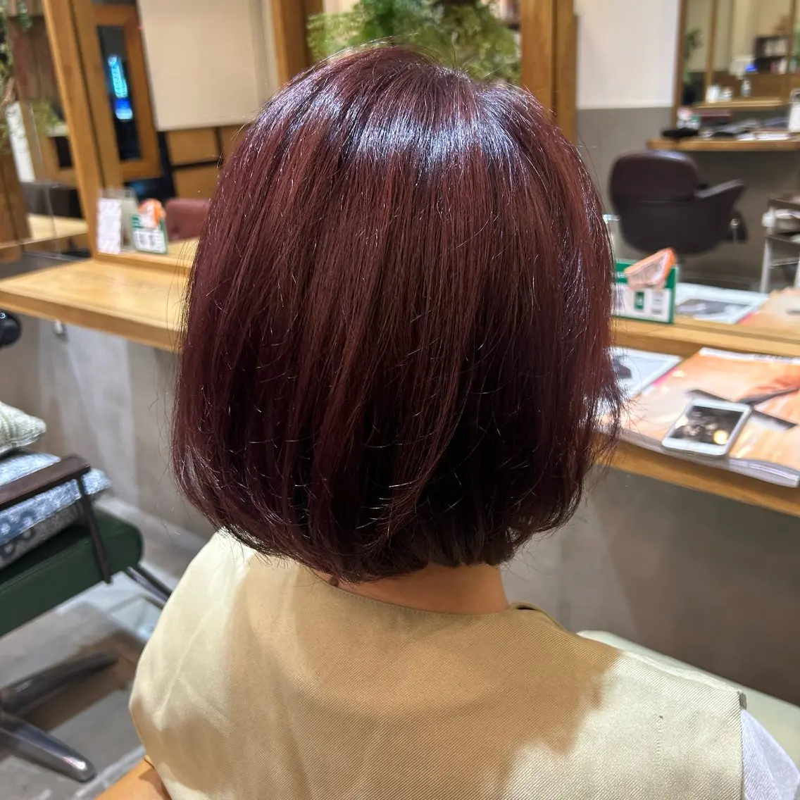 ショート カラー カット ヘアカラー トリートメント 若狭 彩花のヘアスタイル