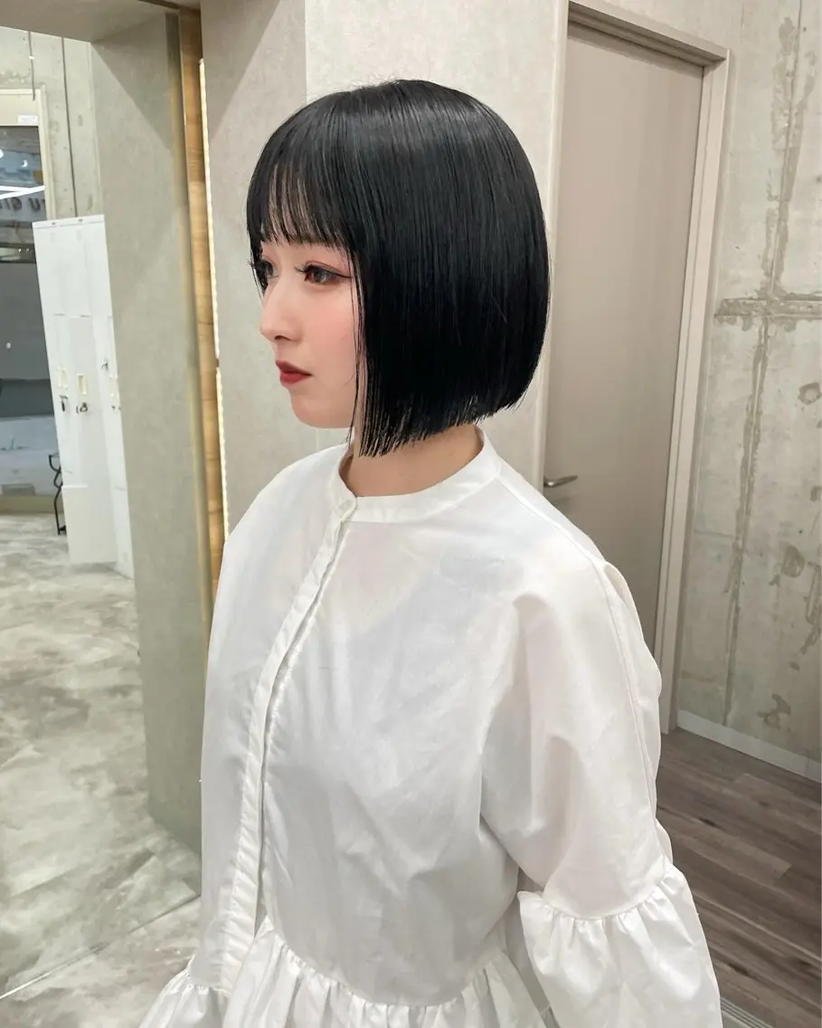 ミディアム カラー ブリーチ 透明感カラー ネイビーカラー ブリーチなしカラー ボブ ブリーチ/ベージュ 💕/momoaのヘアスタイル