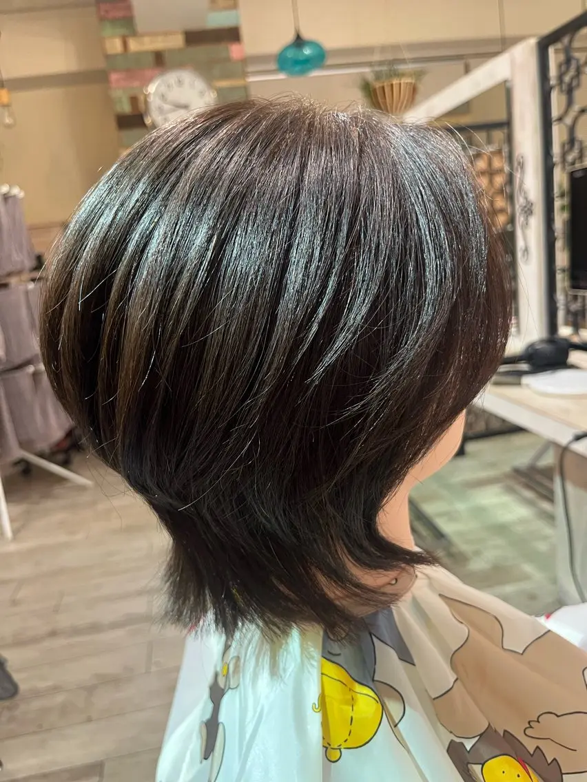 ミディアム ウルフカット 富田 迪季のヘアスタイル
