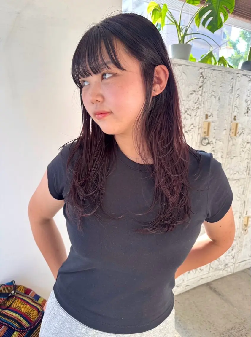 セミロング レイヤーカット カット ヘアカラー 熊崎 葵のヘアスタイル