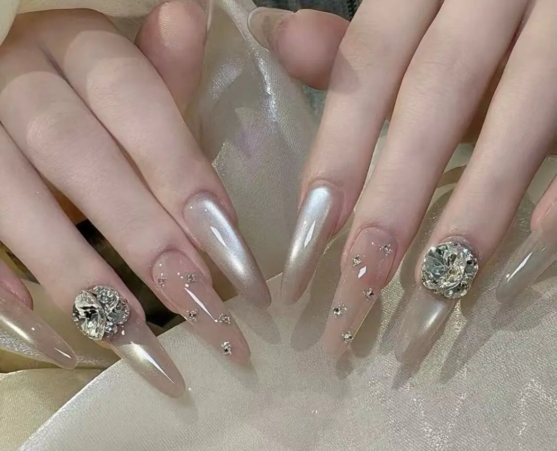 🎀🉐チッブ長さ出し+ 🎀🉐パーツ付け放題🎀🉐4本ワンホンネイルマーブルネイルワンカラー🎀🉐ケア込みの写真