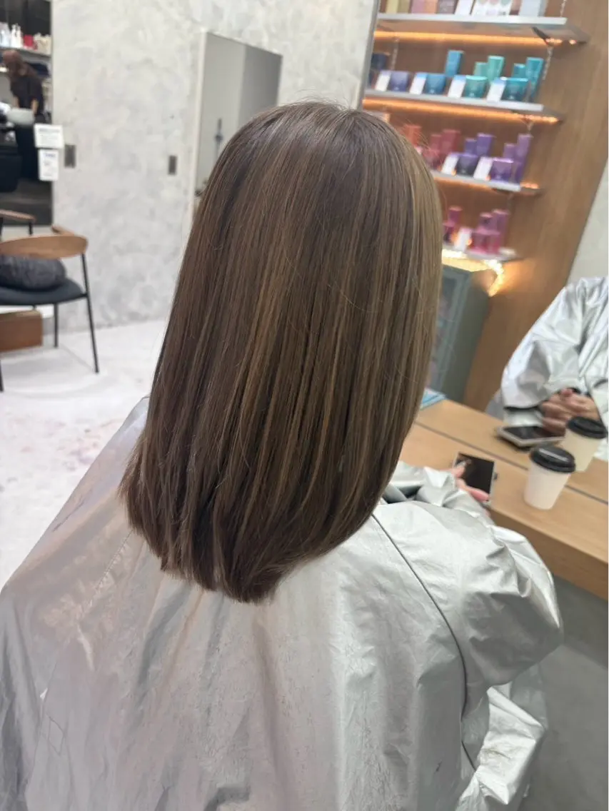 ミディアム カラー ハイライトカラー ハイライト ヘアカラー 宮田 瑞希のヘアスタイル