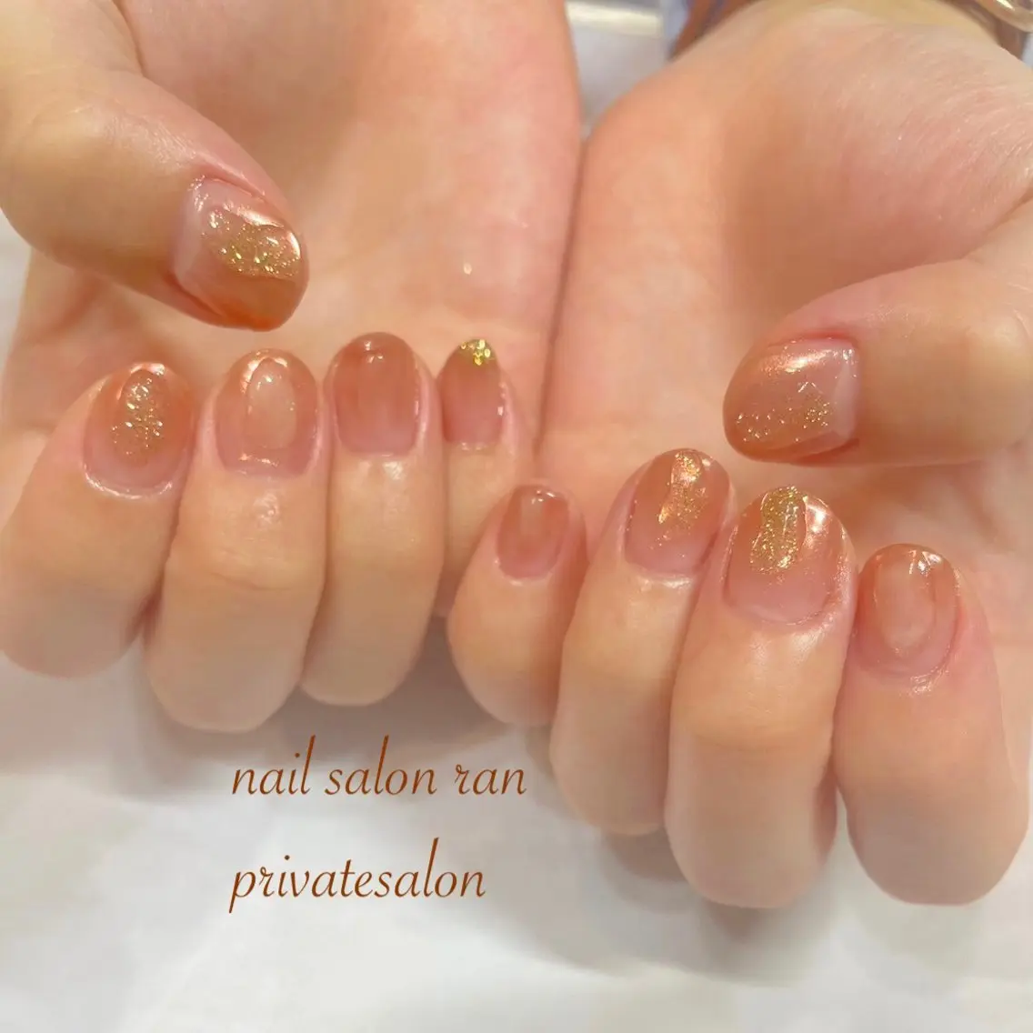 ネイル クリアネイル ジェルネイル ゴールド グラデーション キラキラネイル ハンドネイル ハンドケア nailsalon ranのネイルデザイン
