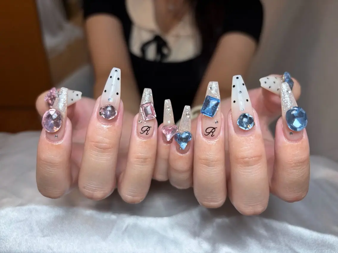 ネイル アートネイル 長さ出し ジェルネイル 韓国ネイル マグネットネイル ハンドネイル Cloudy Chan Nailのネイルデザイン