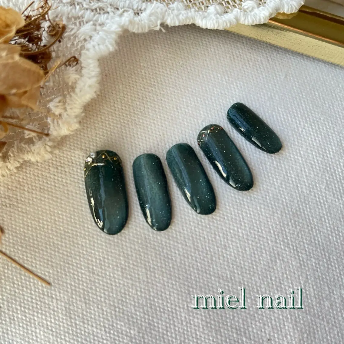 ネイル グリーン マグネットネイル ミラーネイル ワンカラーネイル miel nailのネイルデザイン