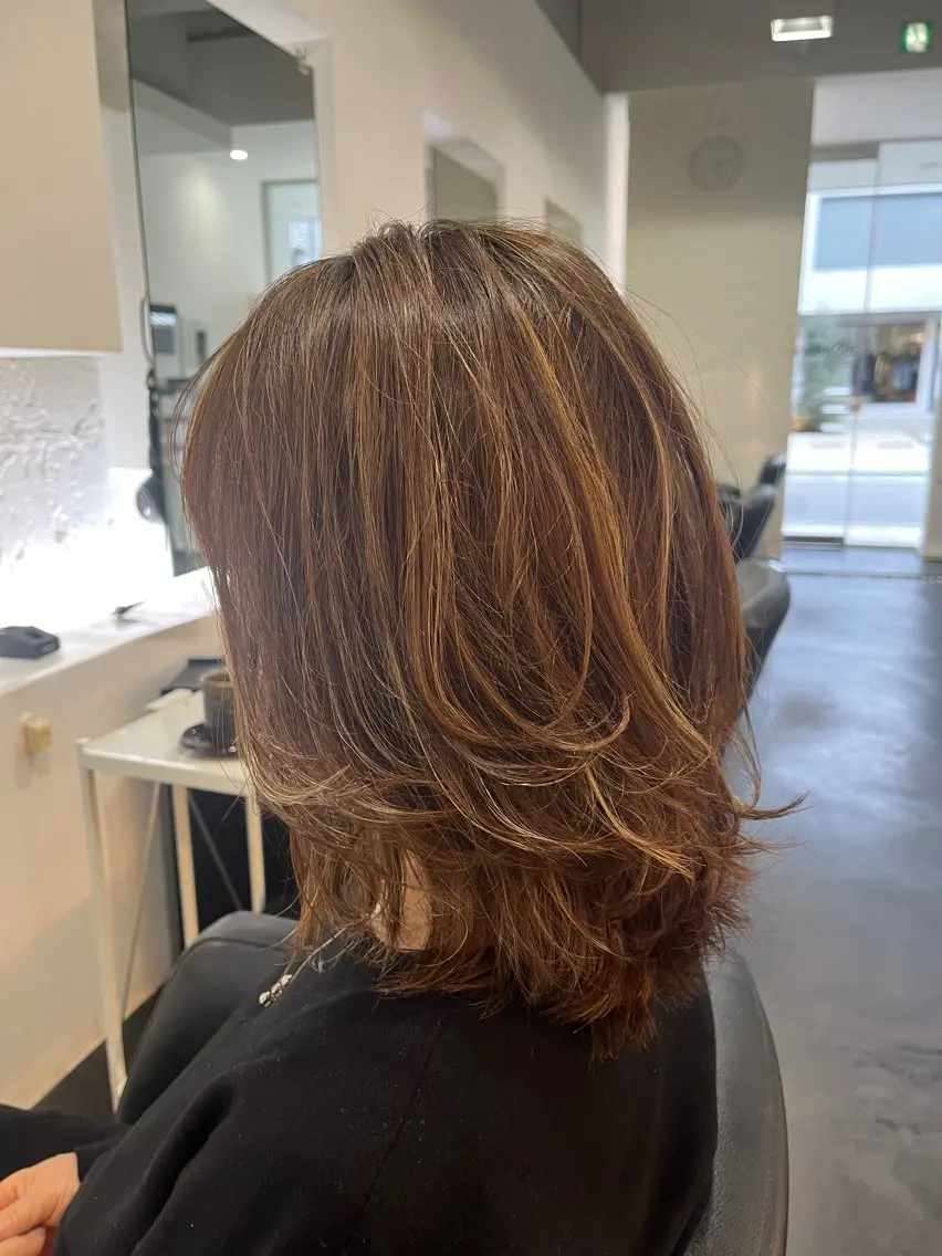 ミディアム カラー ミディアムレイヤー ブラウンカラー 透明感カラー ハイライトカラー ハイライト カット ヘアカラー 中居 蒼士のヘアスタイル