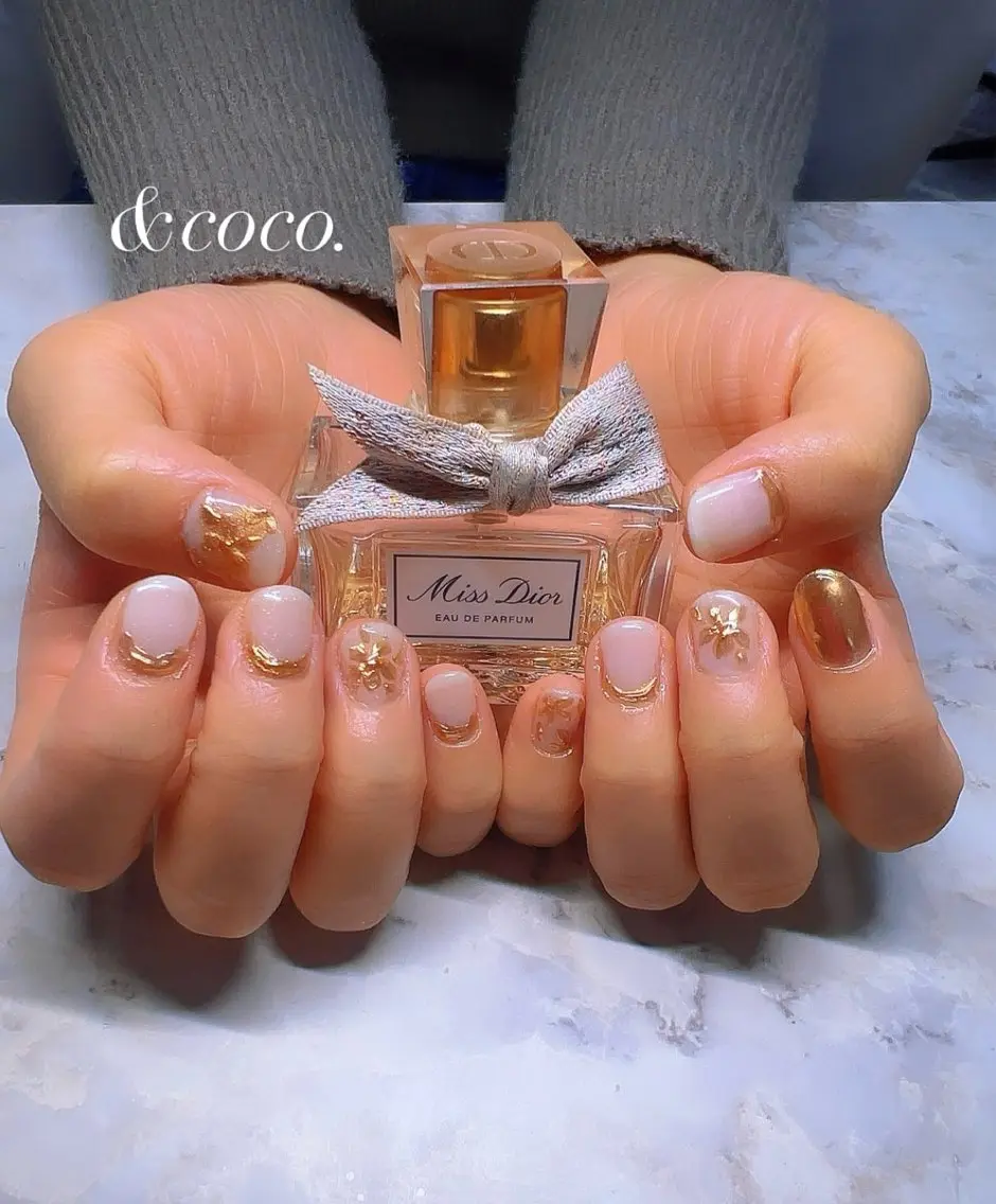 ネイル アートネイル ミラーネイル ＆ coco.のネイルデザイン