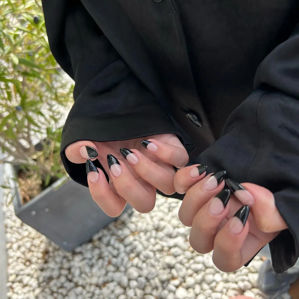 カジュアルおしゃれフレンチネイルの写真
