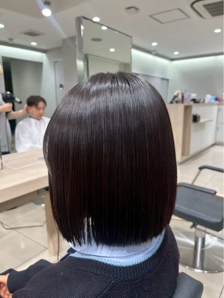 ミディアム 西野 緋音のヘアスタイル