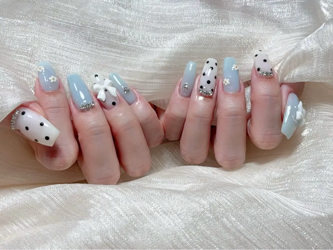 ネイル オーロラネイル チークネイル フレンチネイル ジェルネイル ガラスフレンチ ハンドネイル Nail Jolieのネイルデザイン