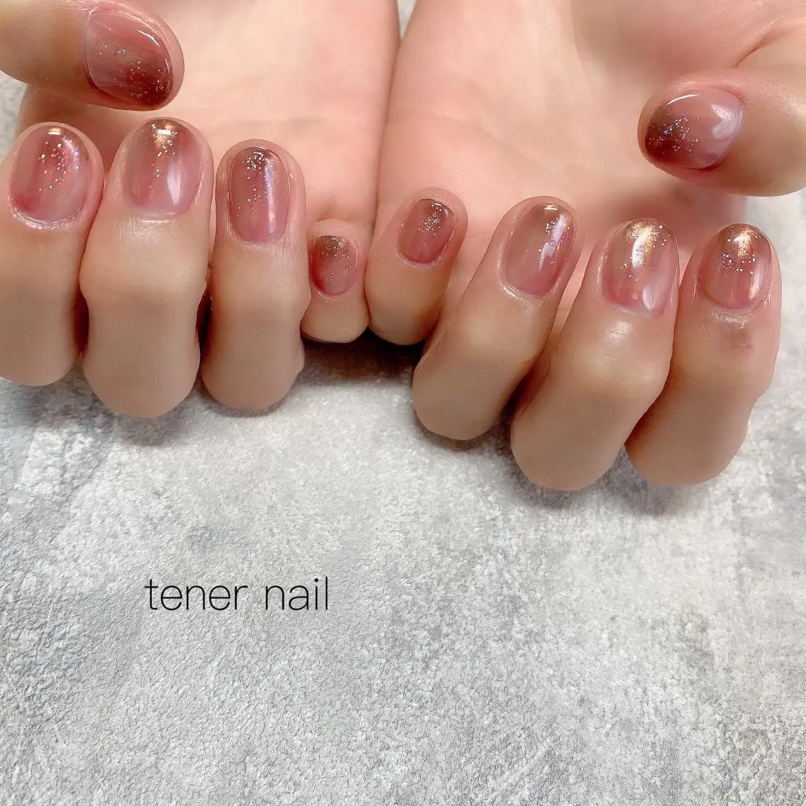 ネイル ブラウン ニュアンスネイル 赤色 テネルネイル tener nailのネイルデザイン