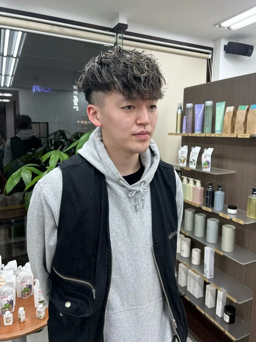 ショート パーマ メンズ メンズメッシュ スペインカール メンズパーマの達人 / タカシマダイスケのヘアスタイル