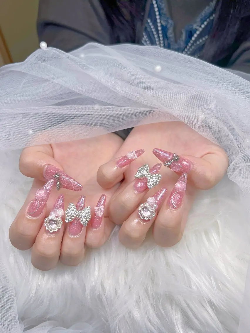 ネイル アートネイル オーロラネイル チークネイル 長さ出し フットネイル Miya _nailのネイルデザイン