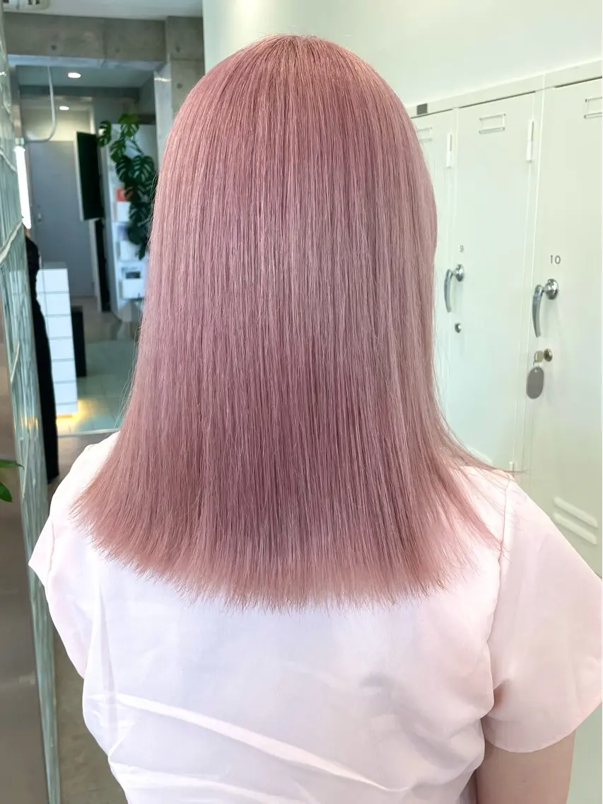 ミディアム ヘアカラー 原宿🩵 ブリーチカラー優海のヘアスタイル