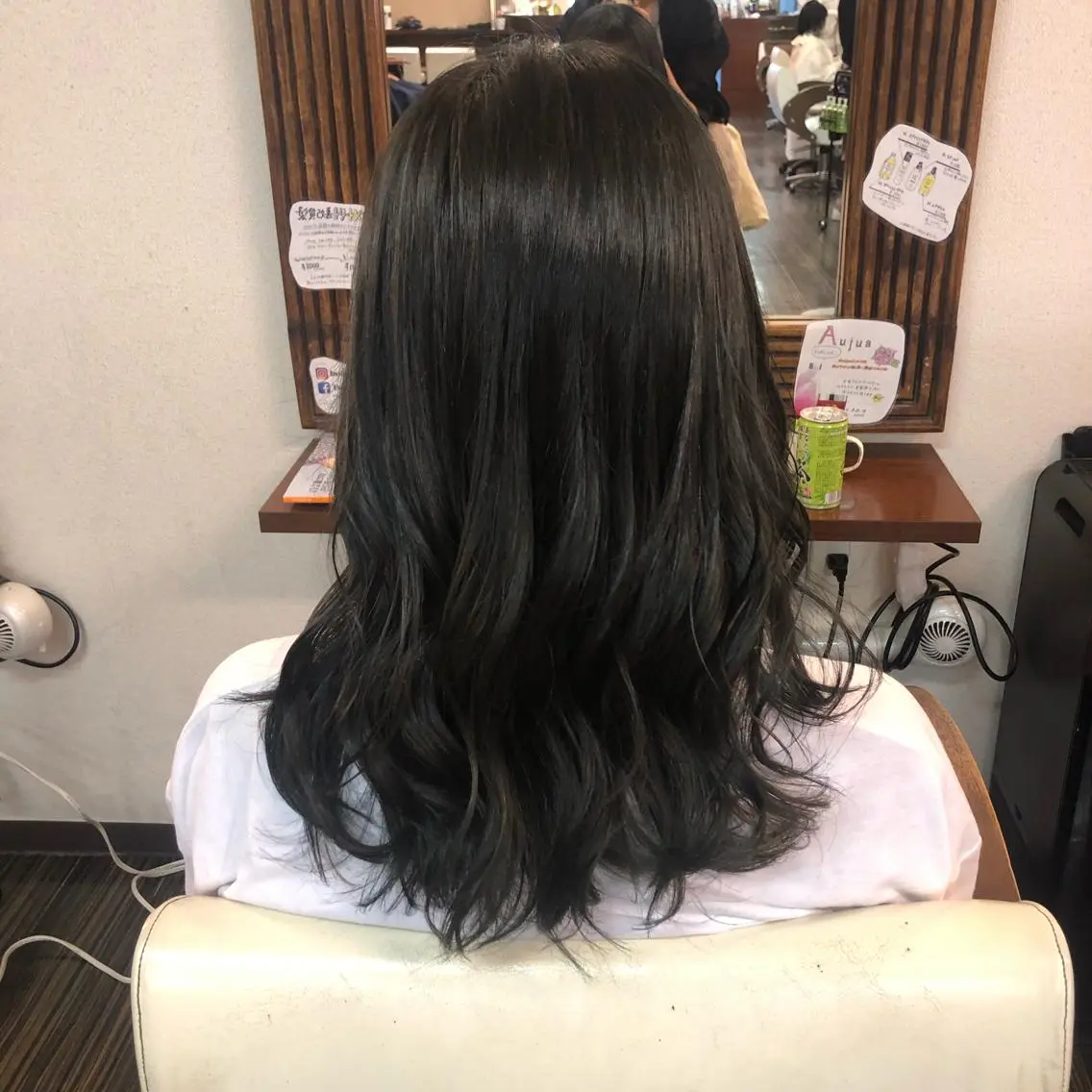 ロング カラー ヘアカラー トリートメント 山崎 絵莉香のヘアスタイル