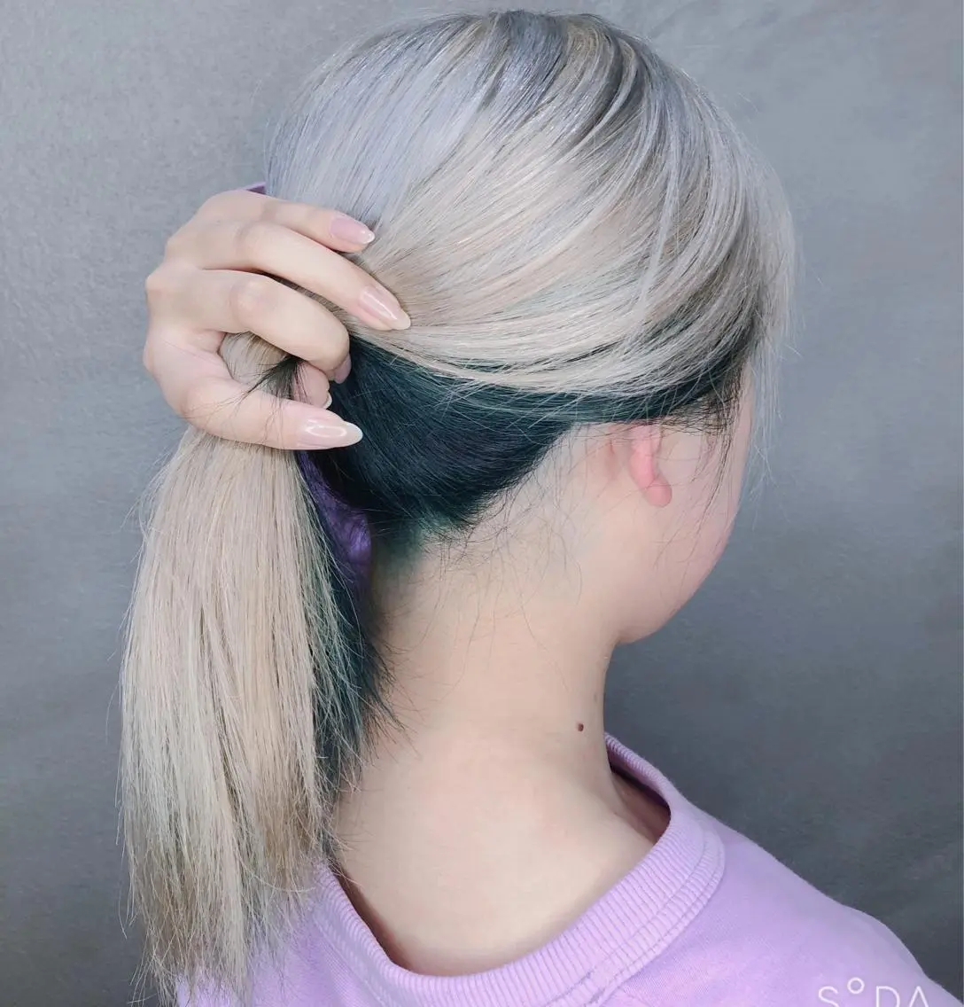 セミロング カラー ハイトーンカラー インナーカラー カット ヘアカラー くまがい みゆ【edge.】のヘアスタイル