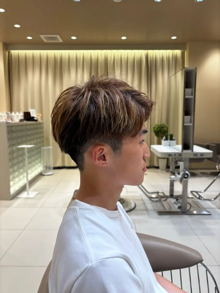 メンズ メンズハイライト カット ヘアカラー メンズ・コテ巻き✨南 津麦のヘアスタイル