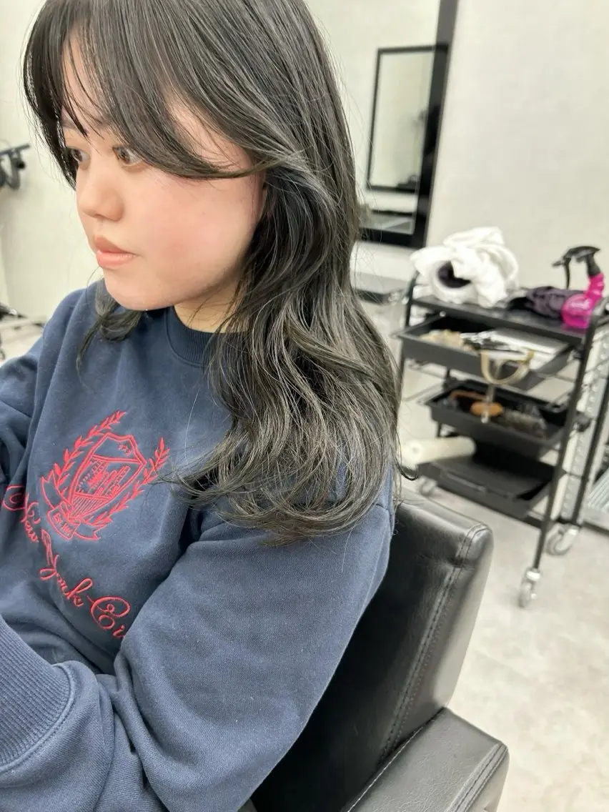 ロング カラー ブラウンカラー オリーブブラウン ヘアカラー ナカジマ ナナのヘアスタイル