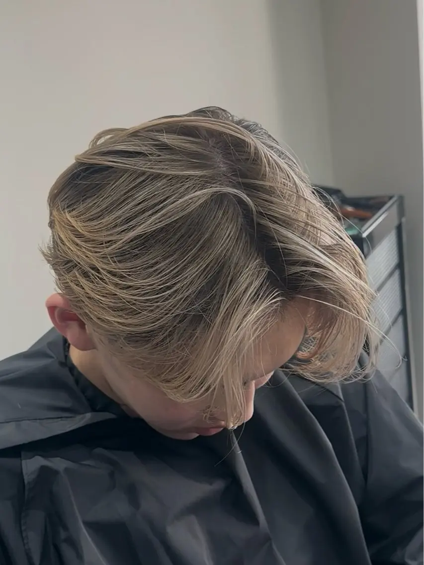 カラー メンズ メンズバレイヤージュ バレイヤージュ 外国人風カラー カット ヘアカラー トリートメント メンズ縮毛矯正 /町田/木村悠月のヘアスタイル
