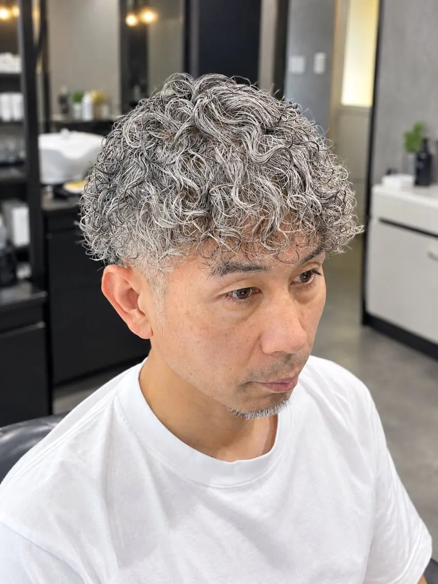 メンズ メンズパーマ 波巻きパーマ カット パーマ Hikari .のヘアスタイル