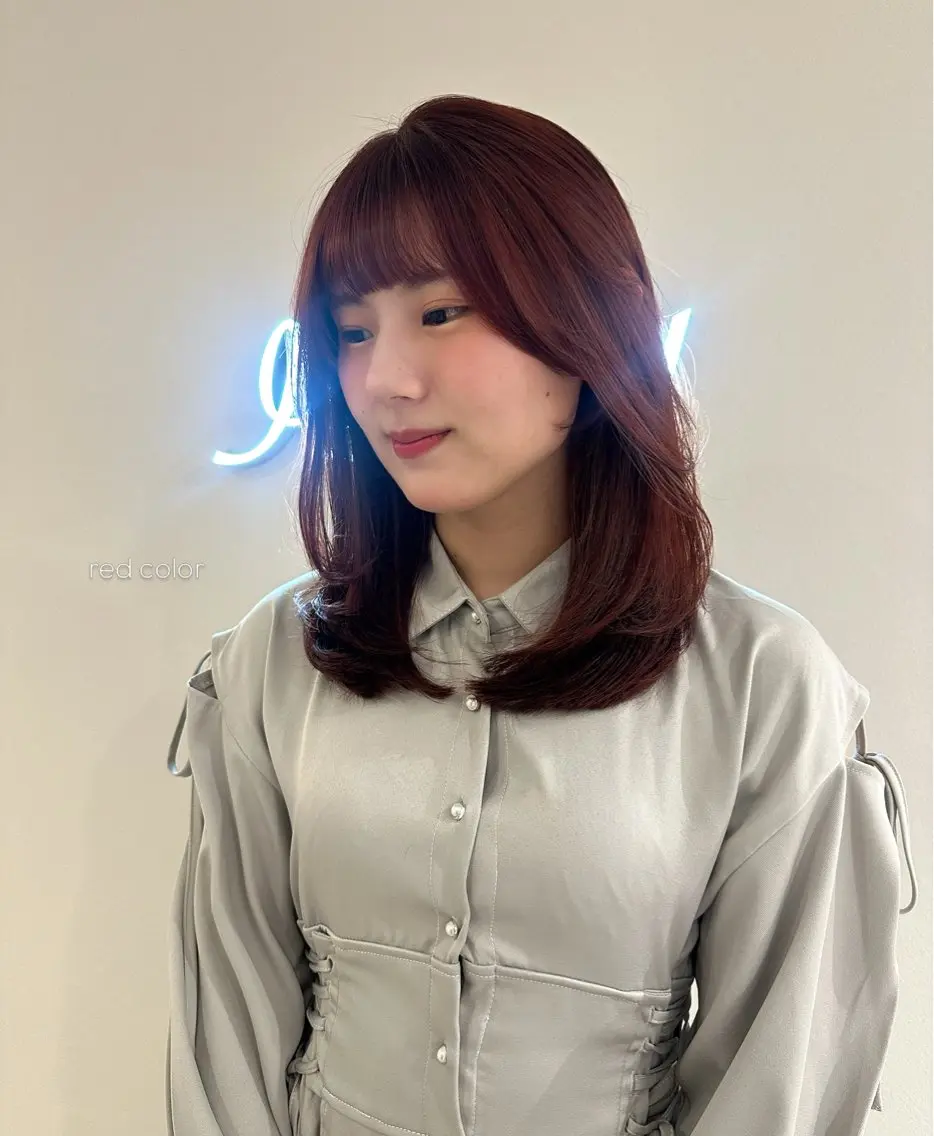 ミディアム カット ヘアカラー トリートメント NAKAHARA TSUKUSHIのヘアスタイル