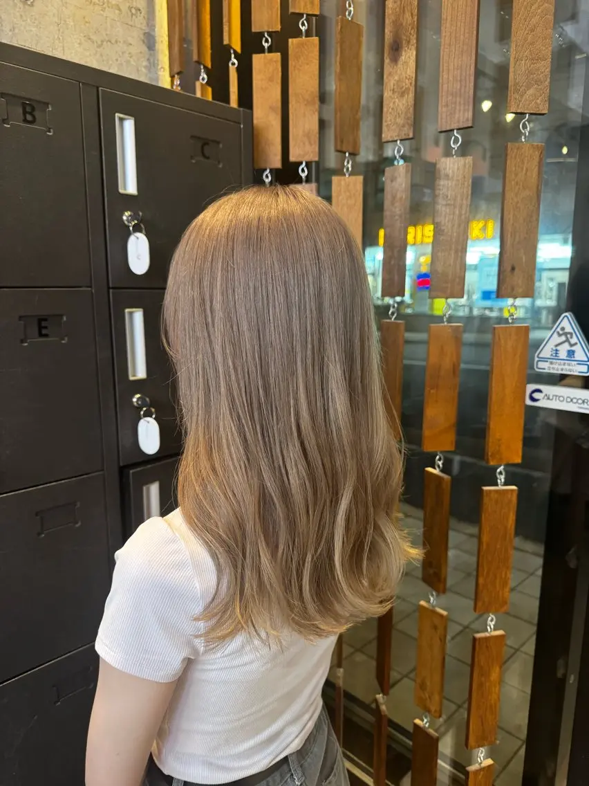 ロング カット ヘアカラー トリートメント 山本 望華のヘアスタイル