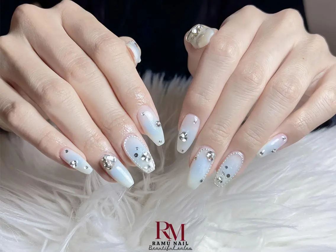ネイル アートネイル チークネイル 長さ出し フレンチネイル グラデーション ハンドネイル RAMU_Nail 池袋店のネイルデザイン