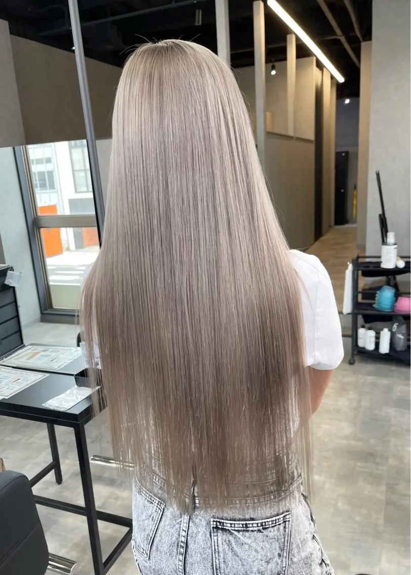 カラー 𝗮𝘆𝘂𝗺𝗶 ハイトーン🎀のヘアスタイル