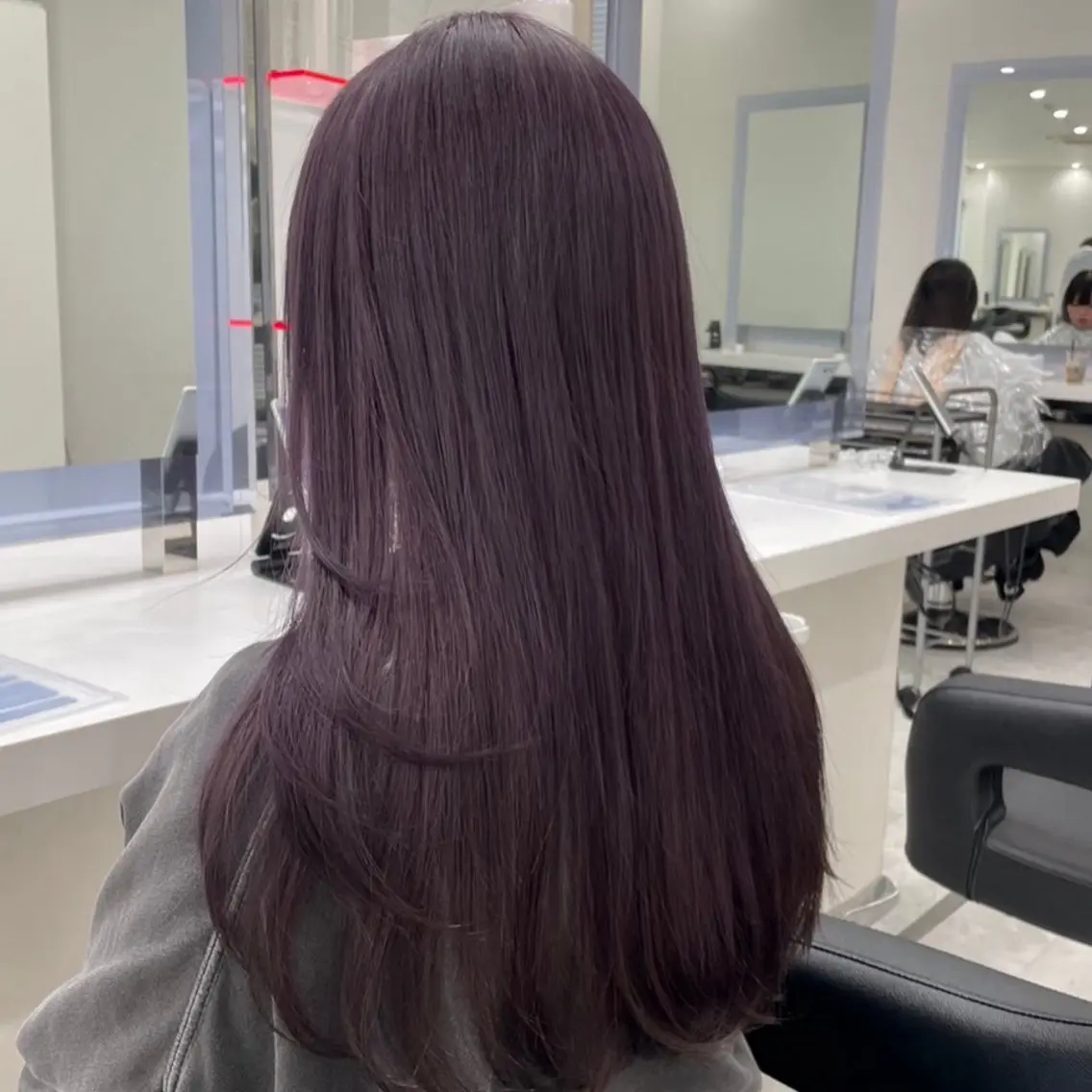 ロング カラー 流行りの透明感カラー ×縮毛矯正🤍ユウのヘアスタイル