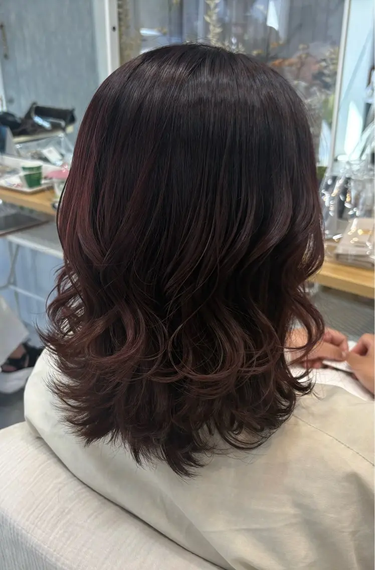 ミディアム 友利 眞帆のヘアスタイル